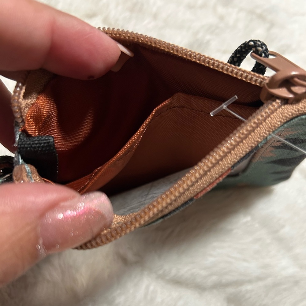 Kavu Geometric Green and Brown Coin Pouch - Picture 4 of 4